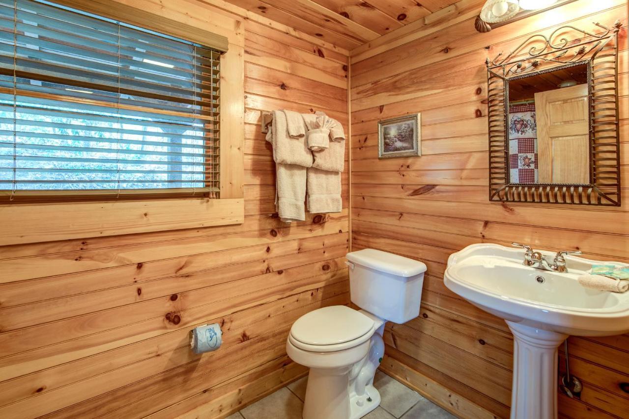 Hemlock Manor, 3 Bedrooms, Sleeps 10, WiFi, Game Room, Hot Tub, Fireplace Gatlinburg Buitenkant foto