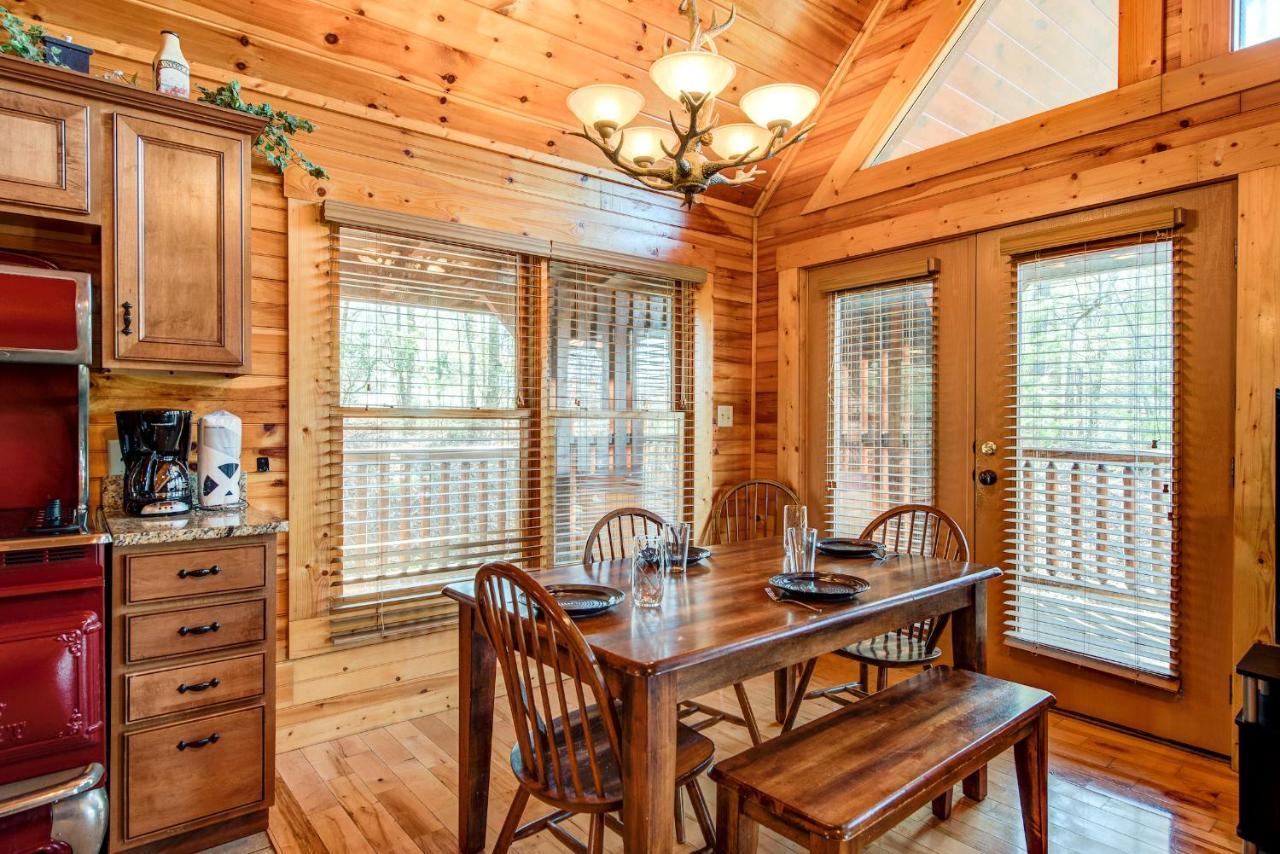 Hemlock Manor, 3 Bedrooms, Sleeps 10, WiFi, Game Room, Hot Tub, Fireplace Gatlinburg Buitenkant foto