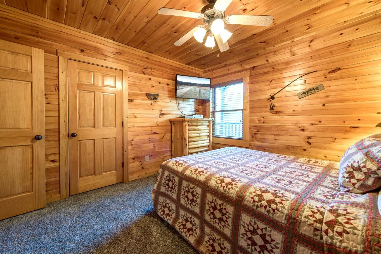 Hemlock Manor, 3 Bedrooms, Sleeps 10, WiFi, Game Room, Hot Tub, Fireplace Gatlinburg Buitenkant foto